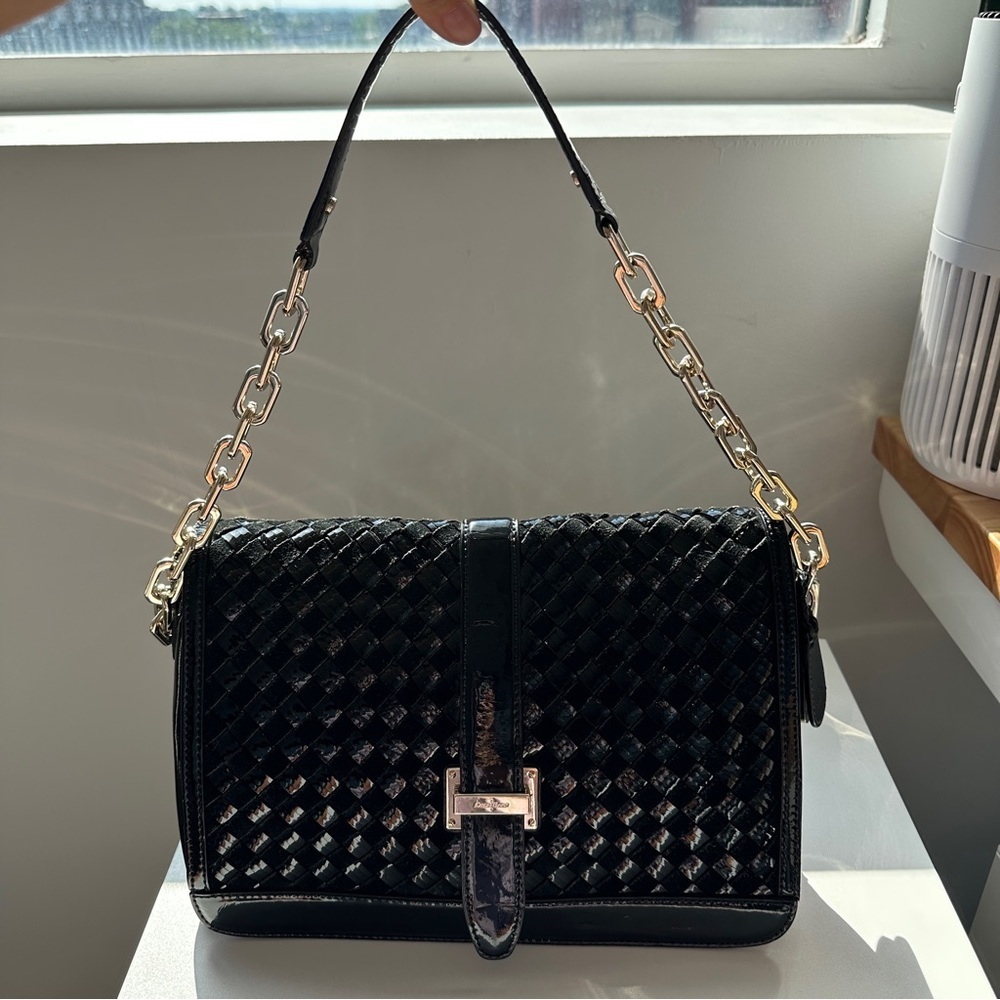 Cole Haan Black Woven Patent Leather Shoulder Bag with Gold Chain - Picture 2 of 11